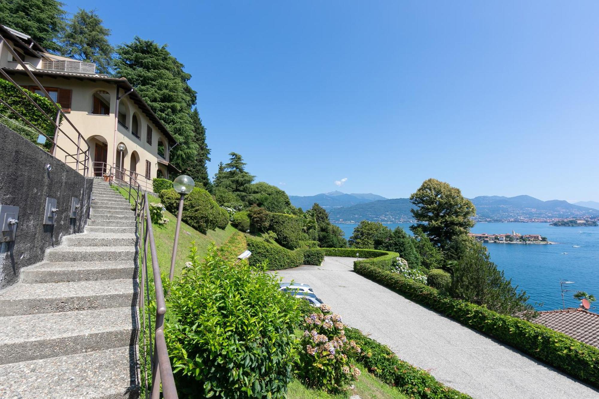 Pandora Lake View Stresa - Happy Rentals Dış mekan fotoğraf